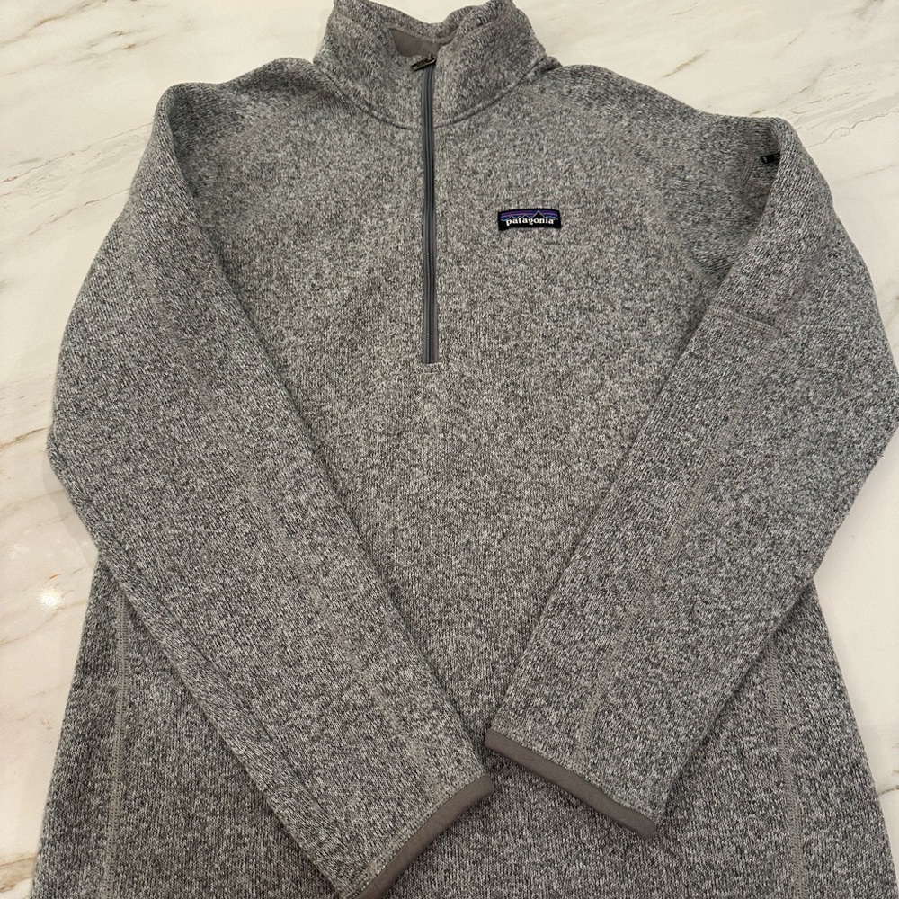 Patagonia grey men’s “Better sweater” 1/4 zip fleece size large.